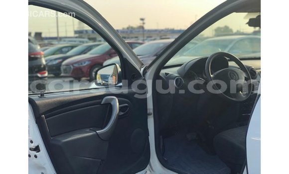 Sayi Imported Renault Duster White Mota in Import - Dubai a Burkina Faso Sayi Imported Renault Duster White Mota in Import - Dubai a Burkina Faso