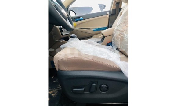Sayi Imported Hyundai Tucson Brown Mota in Import - Dubai a Burkina Faso Sayi Imported Hyundai Tucson Brown Mota in Import - Dubai a Burkina Faso