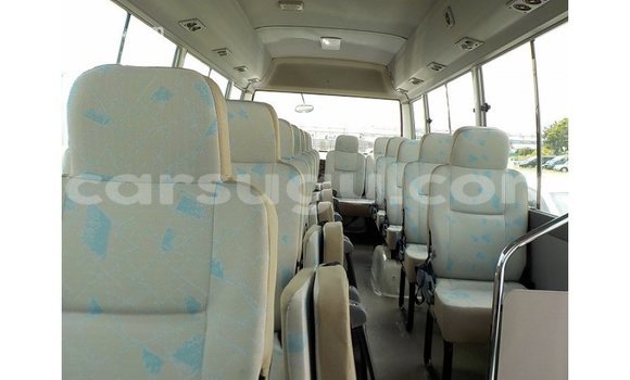 Acheter Import Voiture Toyota Coaster Blanc à Import - Dubai, Burkina-Faso Acheter Import Voiture Toyota Coaster Blanc à Import - Dubai, Burkina-Faso