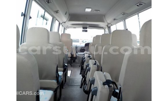 Acheter Import Voiture Toyota Coaster Blanc à Import - Dubai, Burkina-Faso Acheter Import Voiture Toyota Coaster Blanc à Import - Dubai, Burkina-Faso