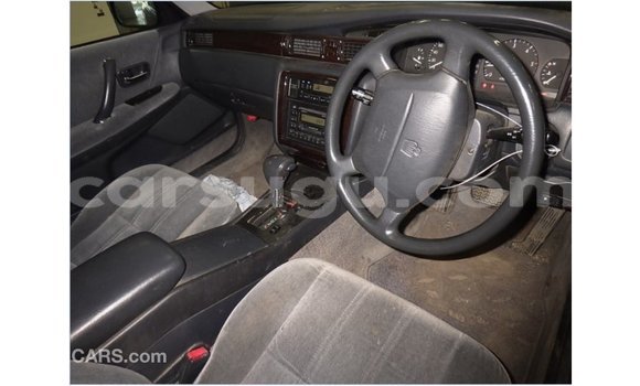 Sayi Imported Toyota Crown Blue Mota in Import - Dubai a Burkina Faso Sayi Imported Toyota Crown Blue Mota in Import - Dubai a Burkina Faso