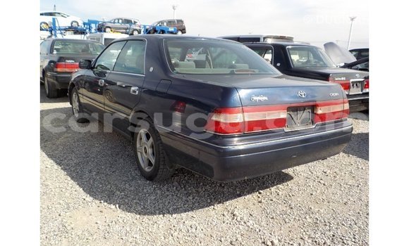 Sayi Imported Toyota Crown Blue Mota in Import - Dubai a Burkina Faso Sayi Imported Toyota Crown Blue Mota in Import - Dubai a Burkina Faso
