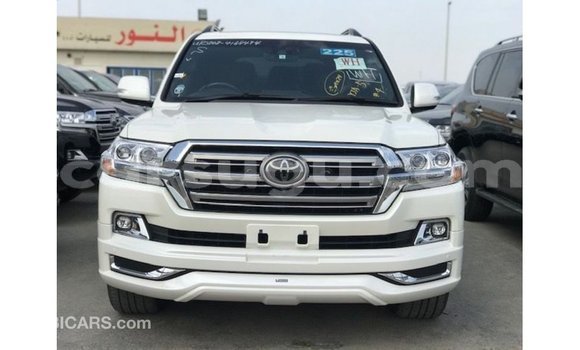 Buy Import Toyota Land Cruiser White Car in Import - Dubai in Burkina Faso Buy Import Toyota Land Cruiser White Car in Import - Dubai in Burkina Faso