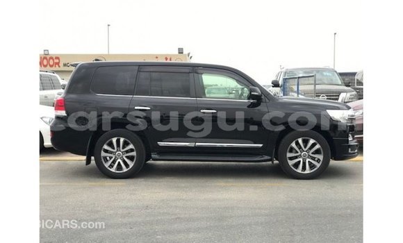 Sayi Imported Toyota Land Cruiser Black Mota in Import - Dubai a Burkina Faso Sayi Imported Toyota Land Cruiser Black Mota in Import - Dubai a Burkina Faso