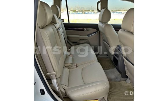 Acheter Import Voiture Toyota Prado Blanc à Import - Dubai, Burkina-Faso Acheter Import Voiture Toyota Prado Blanc à Import - Dubai, Burkina-Faso