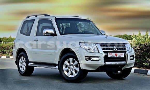 Sayi Imported Mitsubishi Pajero White Mota in Import - Dubai a Burkina Faso