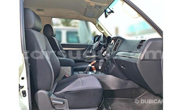 Acheter Import Voiture Mitsubishi Pajero Blanc à Import - Dubai, Burkina-Faso Acheter Import Voiture Mitsubishi Pajero Blanc à Import - Dubai, Burkina-Faso