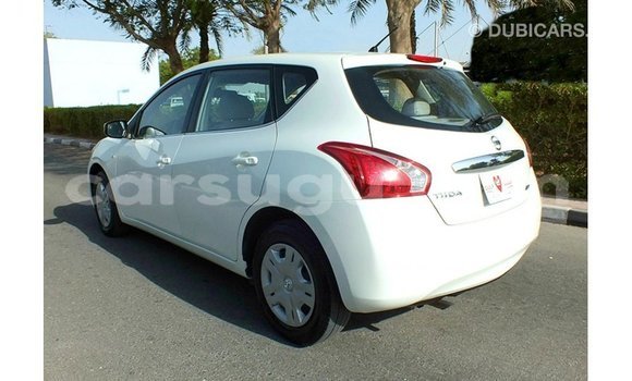 Acheter Import Voiture Nissan Tiida Blanc à Import - Dubai, Burkina-Faso Acheter Import Voiture Nissan Tiida Blanc à Import - Dubai, Burkina-Faso