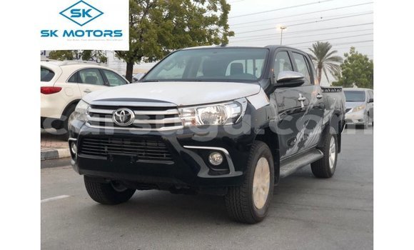 Sayi Imported Toyota Hilux Black Mota in Import - Dubai a Burkina Faso