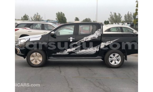 Sayi Imported Toyota Hilux Black Mota in Import - Dubai a Burkina Faso Sayi Imported Toyota Hilux Black Mota in Import - Dubai a Burkina Faso