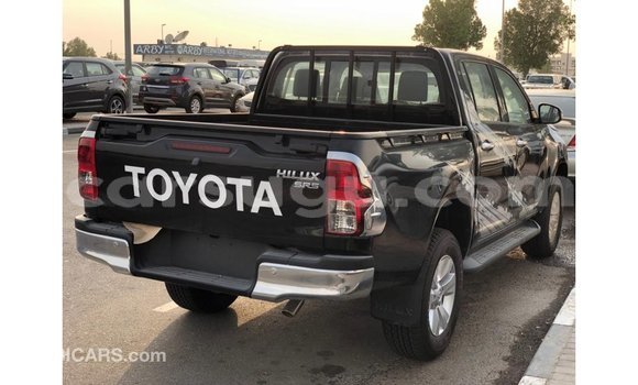 Sayi Imported Toyota Hilux Black Mota in Import - Dubai a Burkina Faso Sayi Imported Toyota Hilux Black Mota in Import - Dubai a Burkina Faso