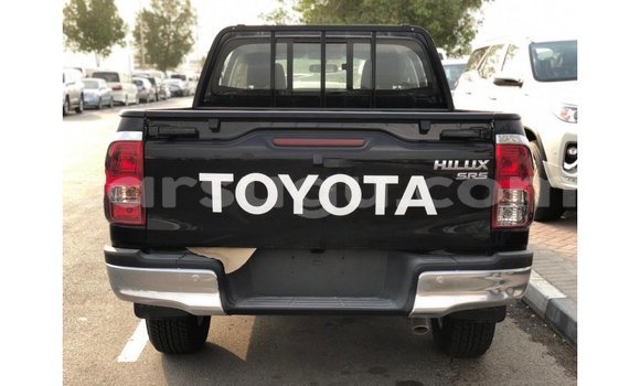 Sayi Imported Toyota Hilux Black Mota in Import - Dubai a Burkina Faso Sayi Imported Toyota Hilux Black Mota in Import - Dubai a Burkina Faso