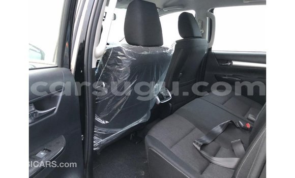 Sayi Imported Toyota Hilux Black Mota in Import - Dubai a Burkina Faso Sayi Imported Toyota Hilux Black Mota in Import - Dubai a Burkina Faso