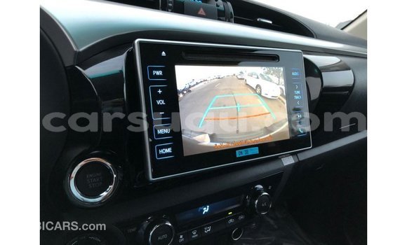 Sayi Imported Toyota Hilux Black Mota in Import - Dubai a Burkina Faso Sayi Imported Toyota Hilux Black Mota in Import - Dubai a Burkina Faso