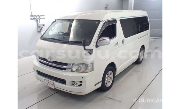 Sayi Imported Toyota Regius White Mota in Import - Dubai a Burkina Faso Sayi Imported Toyota Regius White Mota in Import - Dubai a Burkina Faso
