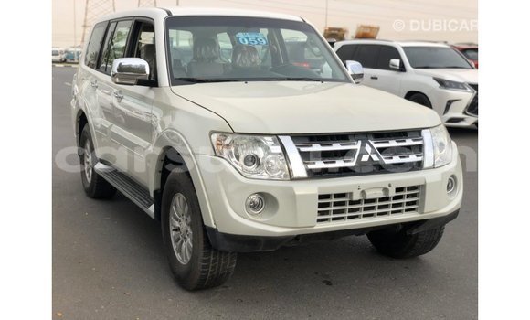 Sayi Imported Mitsubishi Pajero White Mota in Import - Dubai a Burkina Faso Sayi Imported Mitsubishi Pajero White Mota in Import - Dubai a Burkina Faso