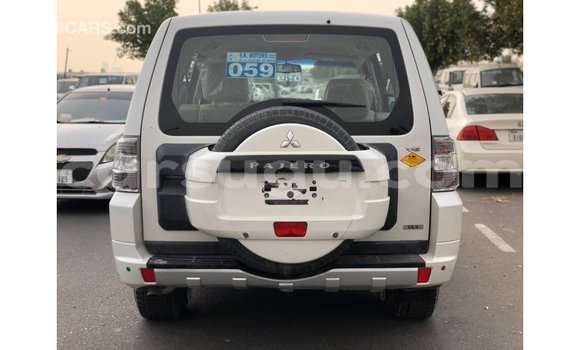 Sayi Imported Mitsubishi Pajero White Mota in Import - Dubai a Burkina Faso Sayi Imported Mitsubishi Pajero White Mota in Import - Dubai a Burkina Faso