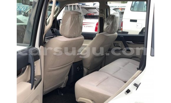 Sayi Imported Mitsubishi Pajero White Mota in Import - Dubai a Burkina Faso Sayi Imported Mitsubishi Pajero White Mota in Import - Dubai a Burkina Faso