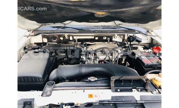 Sayi Imported Mitsubishi Pajero White Mota in Import - Dubai a Burkina Faso Sayi Imported Mitsubishi Pajero White Mota in Import - Dubai a Burkina Faso