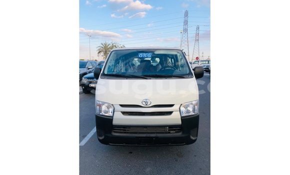 Sayi Imported Toyota Hiace White Mota in Import - Dubai a Burkina Faso Sayi Imported Toyota Hiace White Mota in Import - Dubai a Burkina Faso