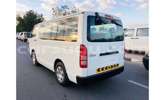 Sayi Imported Toyota Hiace White Mota in Import - Dubai a Burkina Faso Sayi Imported Toyota Hiace White Mota in Import - Dubai a Burkina Faso