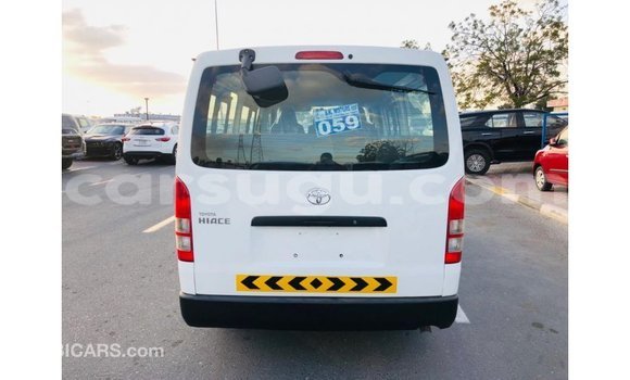 Sayi Imported Toyota Hiace White Mota in Import - Dubai a Burkina Faso Sayi Imported Toyota Hiace White Mota in Import - Dubai a Burkina Faso