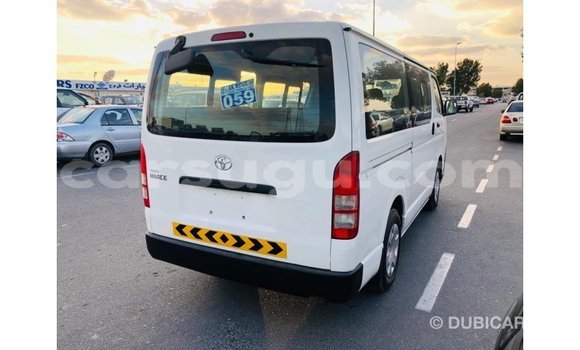 Sayi Imported Toyota Hiace White Mota in Import - Dubai a Burkina Faso Sayi Imported Toyota Hiace White Mota in Import - Dubai a Burkina Faso