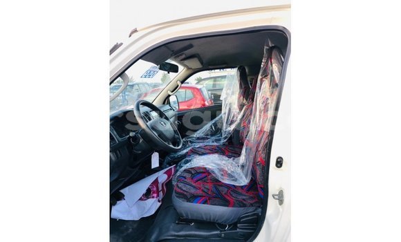 Sayi Imported Toyota Hiace White Mota in Import - Dubai a Burkina Faso Sayi Imported Toyota Hiace White Mota in Import - Dubai a Burkina Faso