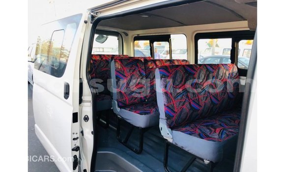Sayi Imported Toyota Hiace White Mota in Import - Dubai a Burkina Faso Sayi Imported Toyota Hiace White Mota in Import - Dubai a Burkina Faso