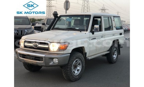 Buy Import Toyota Land Cruiser White Car in Import - Dubai in Burkina Faso