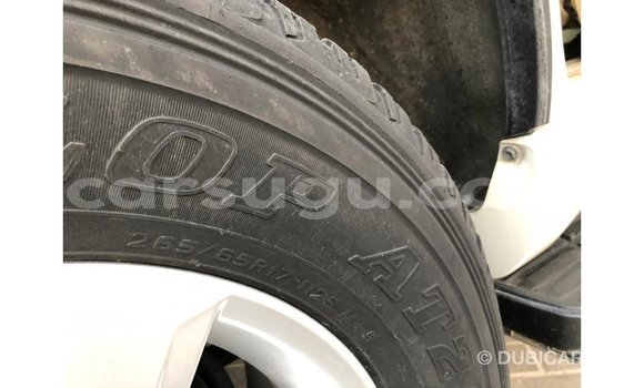 Sayi Imported Toyota Prado White Mota in Import - Dubai a Burkina Faso Sayi Imported Toyota Prado White Mota in Import - Dubai a Burkina Faso