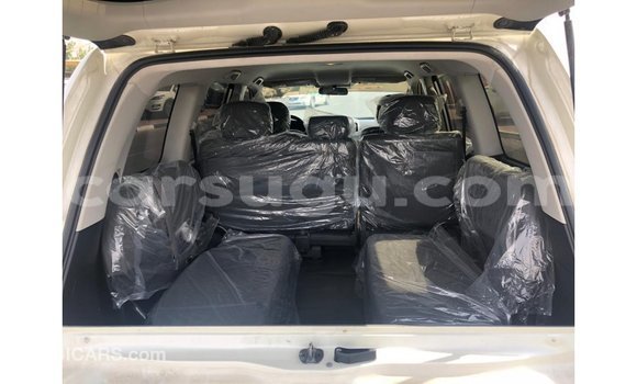 Sayi Imported Toyota Land Cruiser White Mota in Import - Dubai a Burkina Faso Sayi Imported Toyota Land Cruiser White Mota in Import - Dubai a Burkina Faso