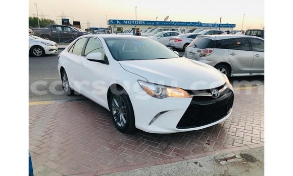 Acheter Import Voiture Toyota Camry Blanc à Import - Dubai, Burkina-Faso