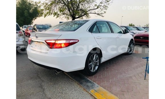 Sayi Imported Toyota Camry White Mota in Import - Dubai a Burkina Faso Sayi Imported Toyota Camry White Mota in Import - Dubai a Burkina Faso