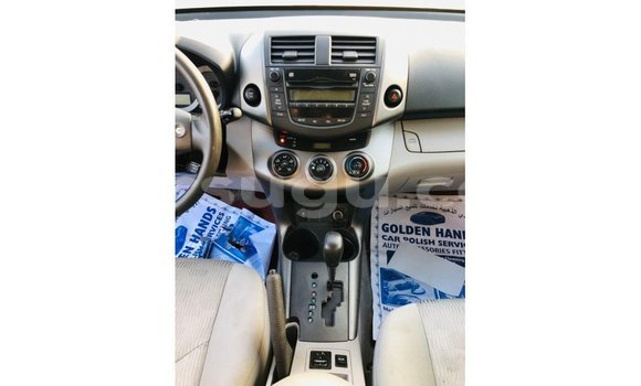 Acheter Import Utilitaire Toyota HiAce Rouge à Import - Dubai, Burkina-Faso Acheter Import Utilitaire Toyota HiAce Rouge à Import - Dubai, Burkina-Faso