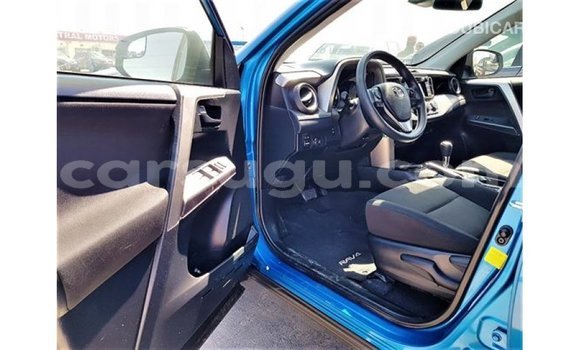 Sayi Imported Toyota HiAce Blue Babbar mota in Import - Dubai a Burkina Faso Sayi Imported Toyota HiAce Blue Babbar mota in Import - Dubai a Burkina Faso