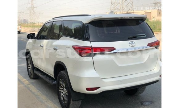 Sayi Imported Toyota Fortuner White Mota in Import - Dubai a Burkina Faso Sayi Imported Toyota Fortuner White Mota in Import - Dubai a Burkina Faso