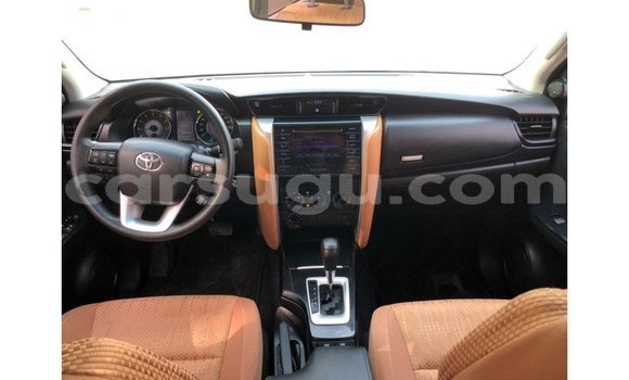 Sayi Imported Toyota Fortuner White Mota in Import - Dubai a Burkina Faso Sayi Imported Toyota Fortuner White Mota in Import - Dubai a Burkina Faso