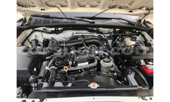Sayi Imported Toyota Fortuner White Mota in Import - Dubai a Burkina Faso Sayi Imported Toyota Fortuner White Mota in Import - Dubai a Burkina Faso