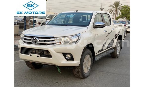 Sayi Imported Toyota Hilux White Mota in Import - Dubai a Burkina Faso Sayi Imported Toyota Hilux White Mota in Import - Dubai a Burkina Faso