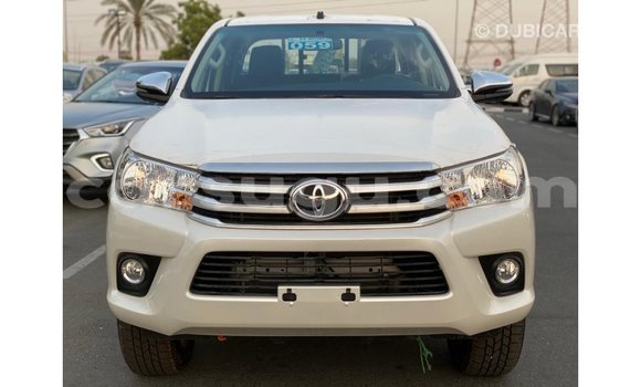 Sayi Imported Toyota Hilux White Mota in Import - Dubai a Burkina Faso Sayi Imported Toyota Hilux White Mota in Import - Dubai a Burkina Faso