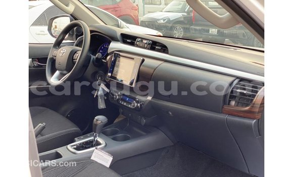 Sayi Imported Toyota Hilux White Mota in Import - Dubai a Burkina Faso Sayi Imported Toyota Hilux White Mota in Import - Dubai a Burkina Faso