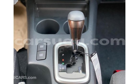 Sayi Imported Toyota Hilux White Mota in Import - Dubai a Burkina Faso Sayi Imported Toyota Hilux White Mota in Import - Dubai a Burkina Faso