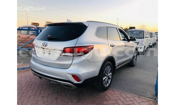 Sayi Imported Hyundai Santa Fe Sauran Mota in Import - Dubai a Burkina Faso Sayi Imported Hyundai Santa Fe Sauran Mota in Import - Dubai a Burkina Faso