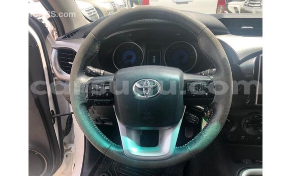 Sayi Imported Toyota Hilux White Mota in Import - Dubai a Burkina Faso Sayi Imported Toyota Hilux White Mota in Import - Dubai a Burkina Faso