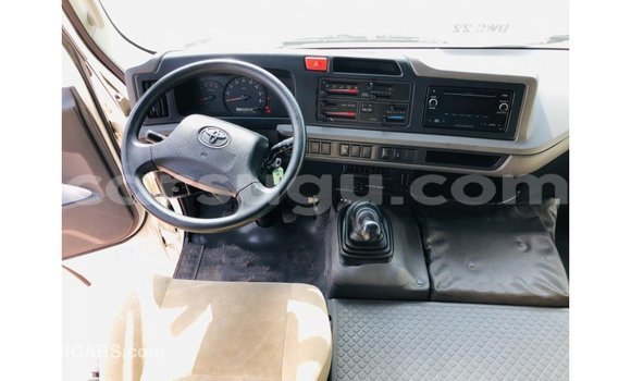 Sayi Imported Toyota Coaster White Mota in Import - Dubai a Burkina Faso Sayi Imported Toyota Coaster White Mota in Import - Dubai a Burkina Faso