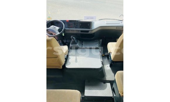 Sayi Imported Toyota Coaster White Mota in Import - Dubai a Burkina Faso Sayi Imported Toyota Coaster White Mota in Import - Dubai a Burkina Faso