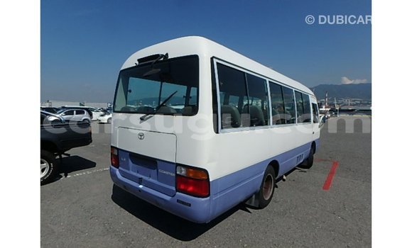 Acheter Import Voiture Toyota Coaster Blanc à Import - Dubai, Burkina-Faso Acheter Import Voiture Toyota Coaster Blanc à Import - Dubai, Burkina-Faso