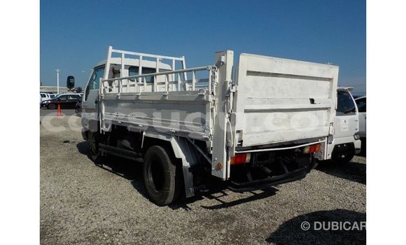 Sayi Imported Toyota Dyna White Babbar mota in Import - Dubai a Burkina Faso Sayi Imported Toyota Dyna White Babbar mota in Import - Dubai a Burkina Faso