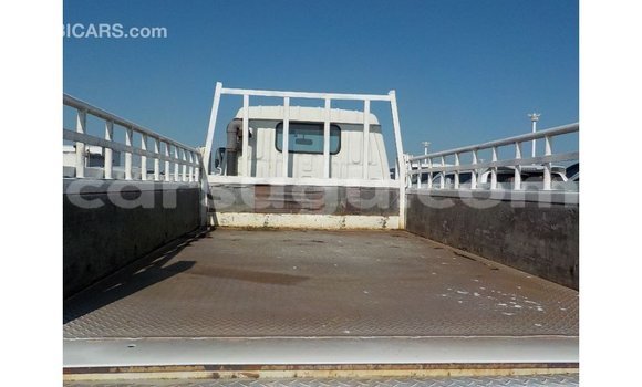 Sayi Imported Toyota Dyna White Babbar mota in Import - Dubai a Burkina Faso Sayi Imported Toyota Dyna White Babbar mota in Import - Dubai a Burkina Faso